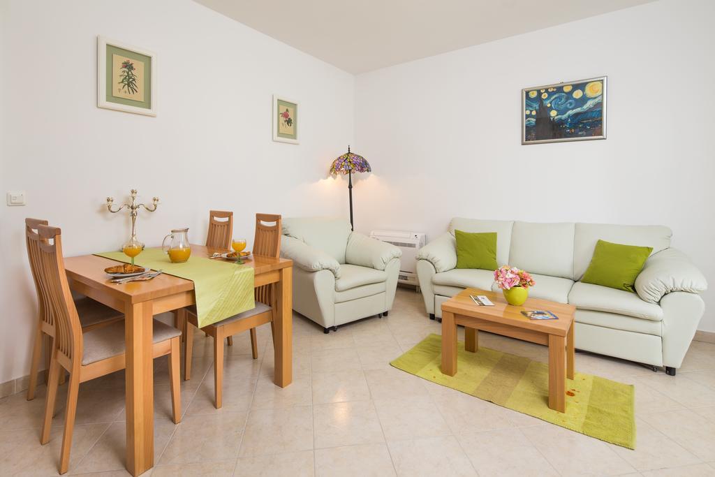 Apartments Leon Podstrana Pokój zdjęcie