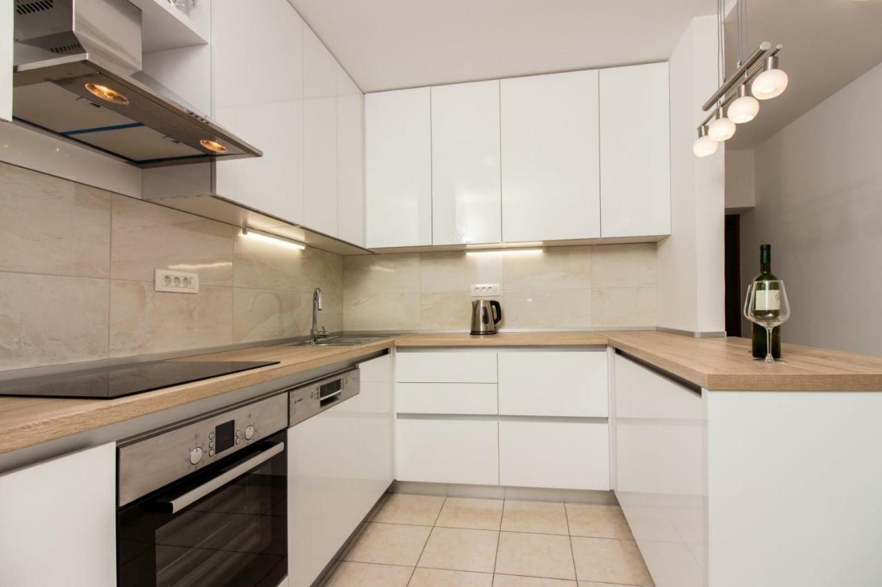 Apartments Leon Podstrana Zewnętrze zdjęcie